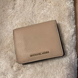 Beige Michael Kors collapsable wallet